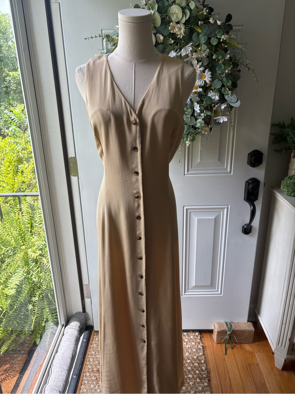 Vintage 90’s vintage 100% Silk Jones New York Sleeveless Button-Front Maxi Dress